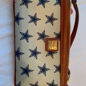 D&B Dallas Cowboys clutch (never used)